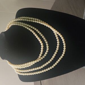 Elegant Cream Pearl Necklace